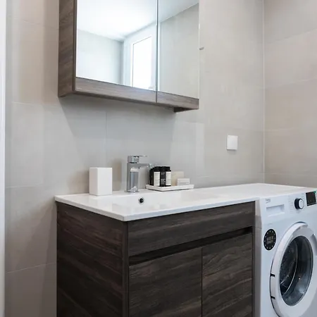 Tranquil 2br With Acropolis View By Upstreet Apartment